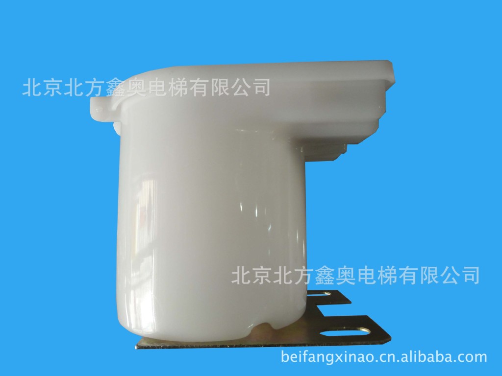 圆油盒